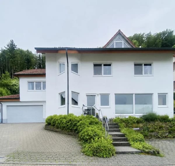 Immobilie in Ingelfingen - Attraktives 1–Familienhaus und großem Garten und traumhafter Aussicht sowie Doppelgarage - Bild 0