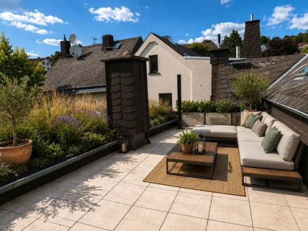 Immobilie in Elz - FACHWERKCHARME TRIFFT MODERNE – EXKLUSIVE DACHTERRASSE, KAMIN UND GARTEN MIT VIEL PRIVATSPHÄRE - Bild 4