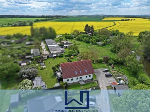 Immobilie in Groß Nemerow - Vollvermietetes Mehrfamilienhaus, Garagen- und Gartenkomplex in ruhiger beliebter Wohnlage - Bild 0