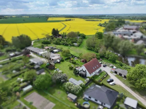 Immobilie in Groß Nemerow - Vollvermietetes Mehrfamilienhaus, Garagen- und Gartenkomplex in ruhiger beliebter Wohnlage - Bild 2