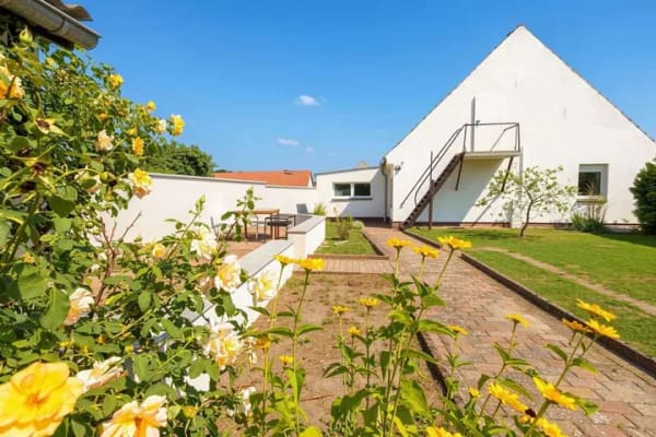 Immobilie in Brieskow-Finkenheerd - Hier zählt das Potenzial – Haus mit Werkstatt, 3 Garagen & Ausbaureserve im DG - Bild 0