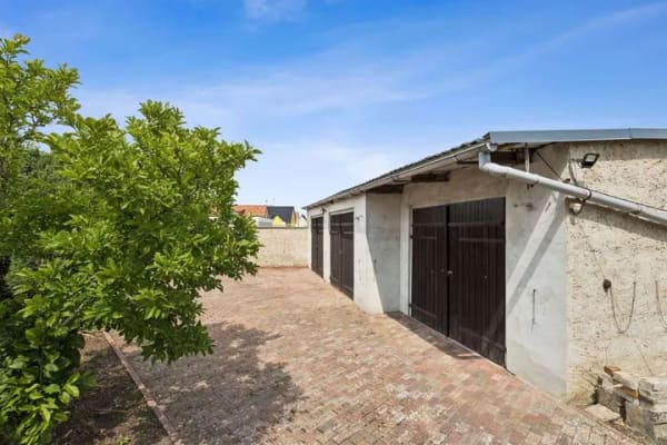 Immobilie in Brieskow-Finkenheerd - Hier zählt das Potenzial – Haus mit Werkstatt, 3 Garagen & Ausbaureserve im DG - Bild 1