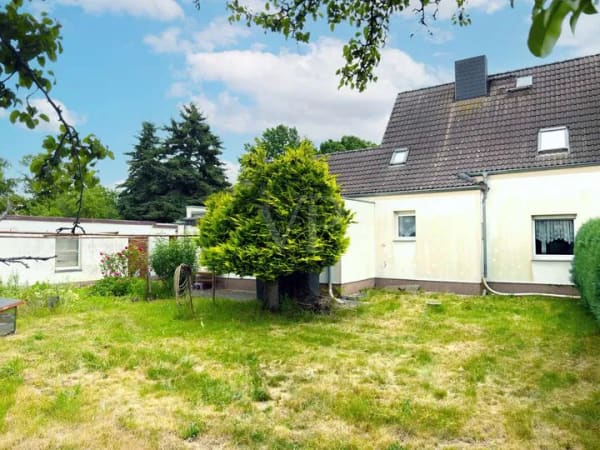 Immobilie in Senftenberg - Zentrumsnah wohnen mit Potenzial – Doppelhaushälfte in Senftenberg - Bild 2