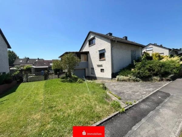 Immobilie in Schwalmstadt - Familienfreundliches Haus mit viel Platz! Viele Wege fußläufig zu erreichen! - Bild 0