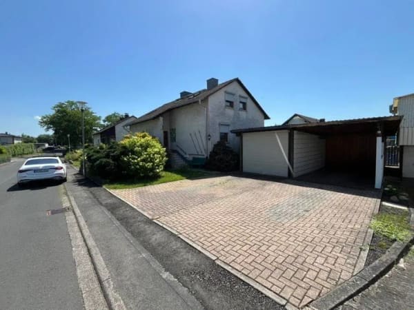 Immobilie in Schwalmstadt - Familienfreundliches Haus mit viel Platz! Viele Wege fußläufig zu erreichen! - Bild 2