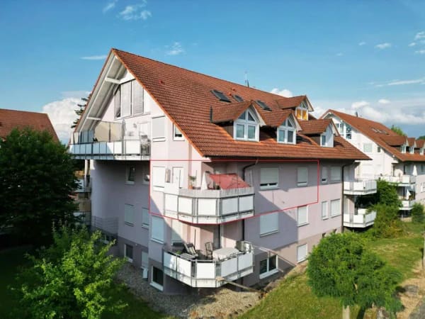 Immobilie in Kenzingen - Attraktive 3-Zimmer-Eigentumswohnung in Kenzingen: Ruhige Lage, Erker, Eckbalkon & TG-Stellplatz - Bild 0