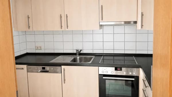 Immobilie in Kenzingen - Attraktive 3-Zimmer-Eigentumswohnung in Kenzingen: Ruhige Lage, Erker, Eckbalkon & TG-Stellplatz - Bild 2