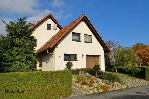Immobilie in Baesweiler - 2-Familienhaus nebst Garten und Garage - Bild 0