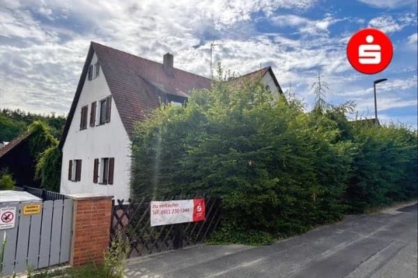 Immobilie in Lauf an der Pegnitz - Sanierungsbedürftiges Einfamilienhaus in Lauf - Bild 0