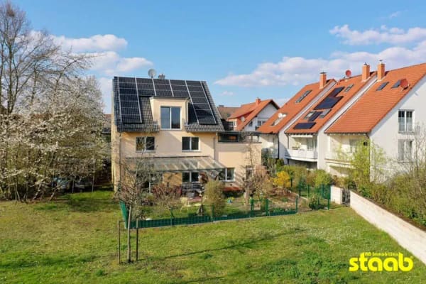 Immobilie in Niedernberg - 2-Familienhaus mit Carport, Stellplätzen und Garten - Bild 0