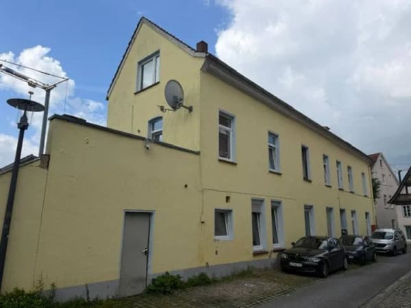 Immobilie in Lemgo - Gepflegtes Mehrfamilienhaus mit Gewerbeeinheit in attraktiver Lage - Bild 1