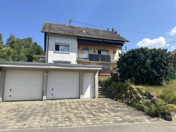 Immobilie in Durchhausen - Einfamilienhaus mit großzügigem Grundstück und Potenzial - Bild 1