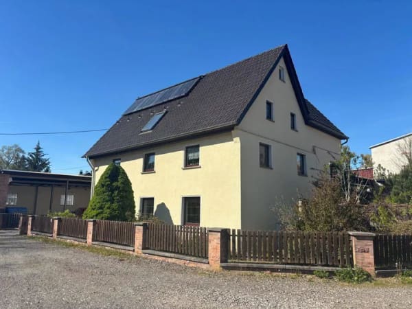 Immobilie in St. Egidien - Einfamilienhaus mit Büroeinheit im Erdgeschoss und reichlich Lagerflächen - Bild 0