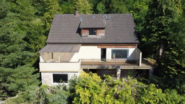 Immobilie in Melsungen - Einfamilienhaus mit großem Grundstück und unverbaubaren Blick. Keine Käuferprovision! - Bild 0
