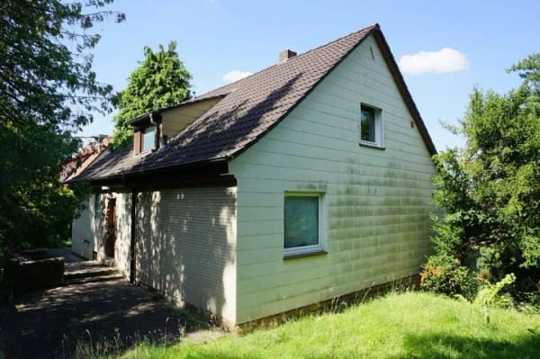 Immobilie in Melsungen - Einfamilienhaus mit großem Grundstück und unverbaubaren Blick. Keine Käuferprovision! - Bild 1