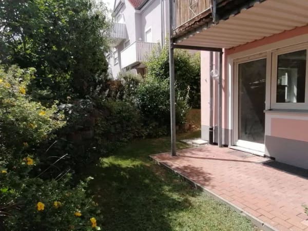Immobilie in Wackersdorf - 2-Zimmer-Wohnung mit Terrasse & Garage - Bild 1
