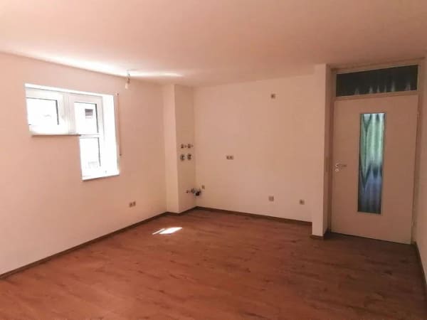 Immobilie in Wackersdorf - 2-Zimmer-Wohnung mit Terrasse & Garage - Bild 4