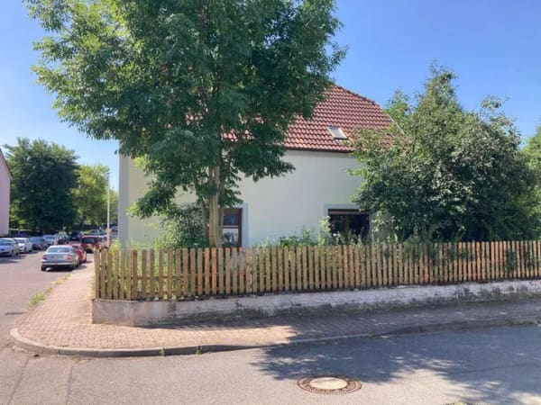 Immobilie in Laucha an der Unstrut - Einfamilienhaus mit Reparatur- und Fertigstellungsbedarf in  Laucha - Bild 0
