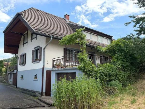 Immobilie in Elzach - Renovierungsbedürftiges Wohnhaus mit großem Grundstück und viel Potenzial - Bild 2