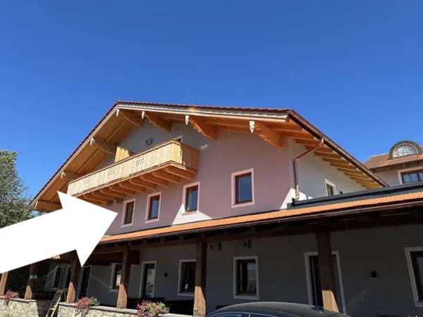 Immobilie in Halfing - Erstbezug! 4-Zimmer-Wohnung mit Dachterrasse und zwei Stellplätzen im Zentrum von Halfing - Bild 0