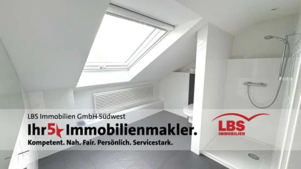 Immobilie in Dettenheim - Charmantes Einfamilienhaus mit Scheune, Garten und Innenhof-Idylle - Bild 4