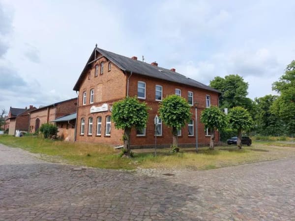Immobilie in Bresegard bei Eldena - Wohnhaus mit ehem. Gaststätte - Bild 1