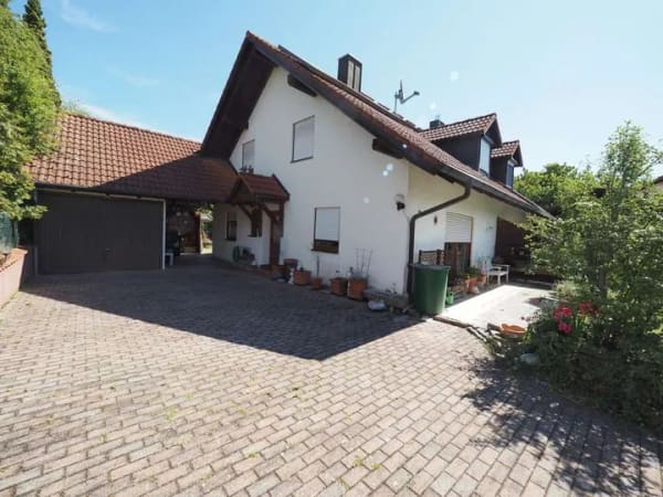 Immobilie in Kirchdorf an der Amper - Gepflegte Doppelhaushälfte mit Südgarten, Garage und viel Potenzial in Kirchdorf an der Amper - Bild 0