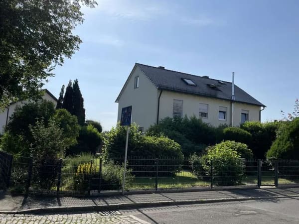 Immobilie in Tirschenreuth - Für Familien und Handwerker - schaffen Sie sich Ihr eigenes Wohnparadies! - Bild 0