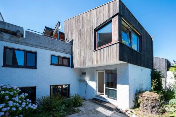 Immobilie in Schönaich - Schönaich: „Viel Platz für die Familie“ Architektenhaus mit Dachterrasse, Doppelgarage - Bild 1