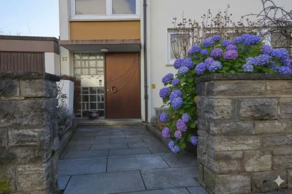 Immobilie in Denkendorf - Achtung Kapitalanleger! Drei großzügige Wohnungen mit Balkonen in einem 3 Familienhaus zu verkaufen! - Bild 2