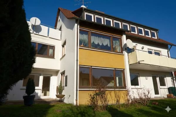 Immobilie in Denkendorf - Achtung Kapitalanleger! Drei großzügige Wohnungen mit Balkonen in einem 3 Familienhaus zu verkaufen! - Bild 3