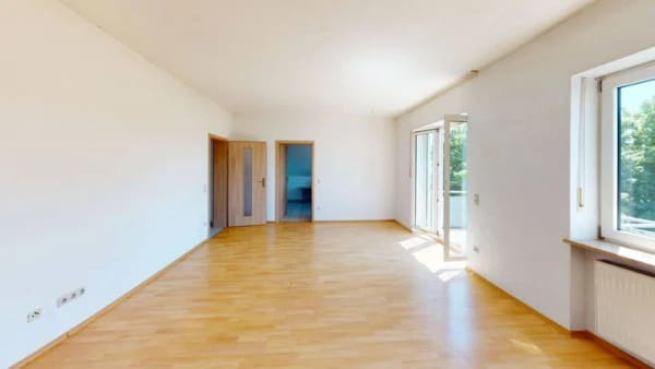 Immobilie in Emmerting - Lichtdurchflutete 2 Zimmer Dachgeschosswohnung, mit Sonnenbalkon und TG -  ab sofort verfügbar - Bild 2