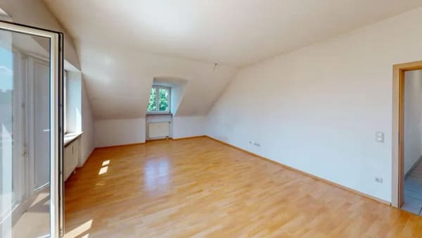 Immobilie in Emmerting - Lichtdurchflutete 2 Zimmer Dachgeschosswohnung, mit Sonnenbalkon und TG -  ab sofort verfügbar - Bild 3