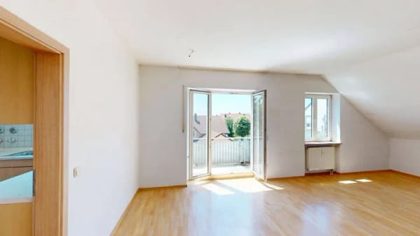 Immobilie in Emmerting - Lichtdurchflutete 2 Zimmer Dachgeschosswohnung, mit Sonnenbalkon und TG -  ab sofort verfügbar - Bild 4