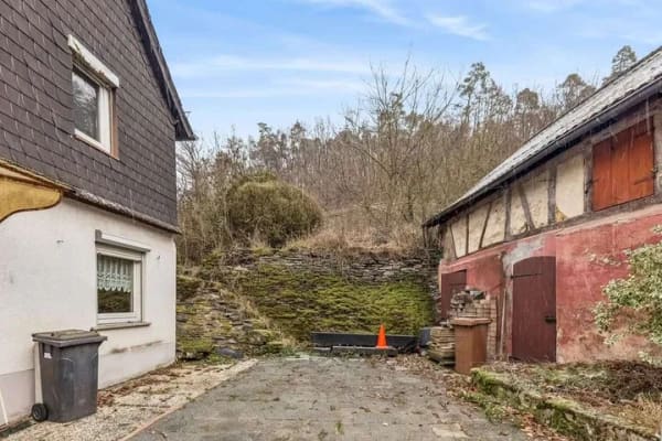 Immobilie in Villmar - Kompaktes Wohnhaus mit Nebengebäude - Bild 1