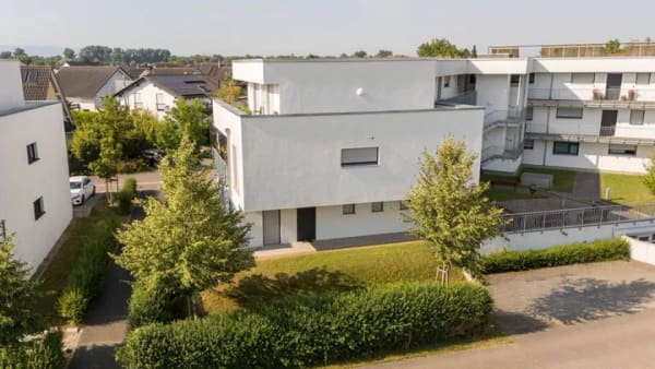 Immobilie in Steinmauern - Barrierefrei: Neuwertige Wohnung mit 2 Terrassen und Feldblick - Bild 4
