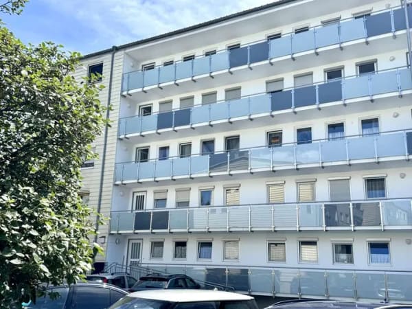 Immobilie in Grafing bei München - 3-Zimmer-Wohnung mit Potenzial und zwei Balkonen in attraktiver Wohnlage - Bild 0