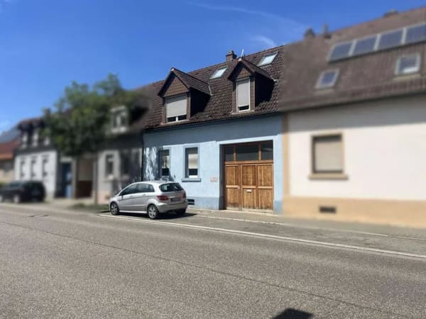 Immobilie in Bruchsal - Wohnen mit Charakter: Großzügiges Wohnensemble mit Hinterhaus, idyllischem Garten und Dachterrasse - Bild 0