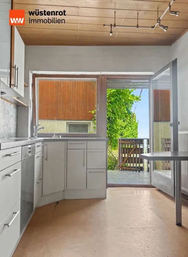 Immobilie in Bruchsal - Wohnen mit Charakter: Großzügiges Wohnensemble mit Hinterhaus, idyllischem Garten und Dachterrasse - Bild 3
