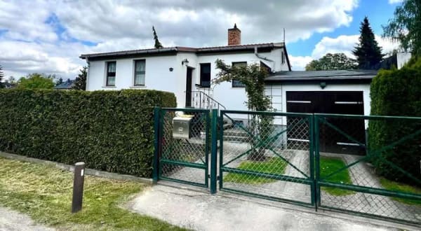 Immobilie in Birkenwerder - Einfamilienhaus mit großem Grundstück, Vollkeller und Garage in Birkenwerder - Bild 0