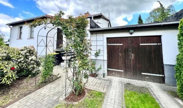Immobilie in Birkenwerder - Einfamilienhaus mit großem Grundstück, Vollkeller und Garage in Birkenwerder - Bild 1