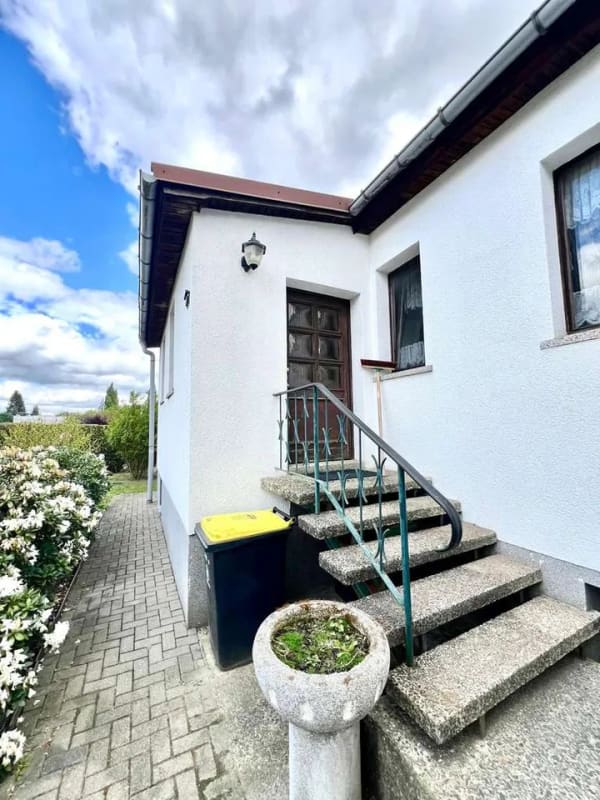 Immobilie in Birkenwerder - Einfamilienhaus mit großem Grundstück, Vollkeller und Garage in Birkenwerder - Bild 2