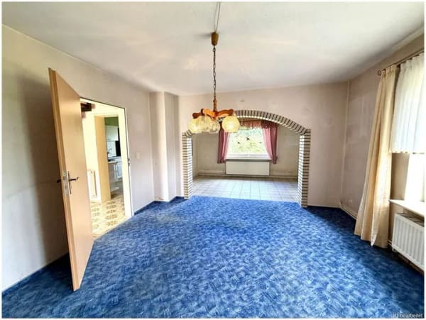 Immobilie in Drochtersen - Modernisierungsbedürftiges Einfamilienhaus mit landwirtschaftlicher Fläche in Drochtersen-Hüll - Bild 2