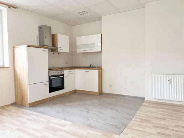 Immobilie in Klingenthal - Renovierte 2-Zimmer Wohnung mit Einbauküche & mit Betreuungsoptionen in Klingenthal - Bild 0