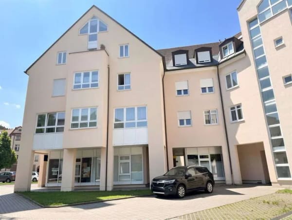 Immobilie in Klingenthal - Renovierte 2-Zimmer Wohnung mit Einbauküche & mit Betreuungsoptionen in Klingenthal - Bild 3