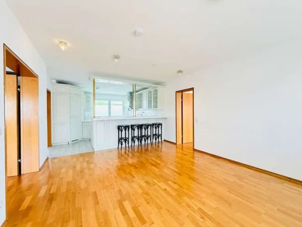 Immobilie in Ehningen - Außergewöhnliche Maisonette mit privatem Schwimmbad – Wohnen der besonderen Art in Ehningen - Bild 2