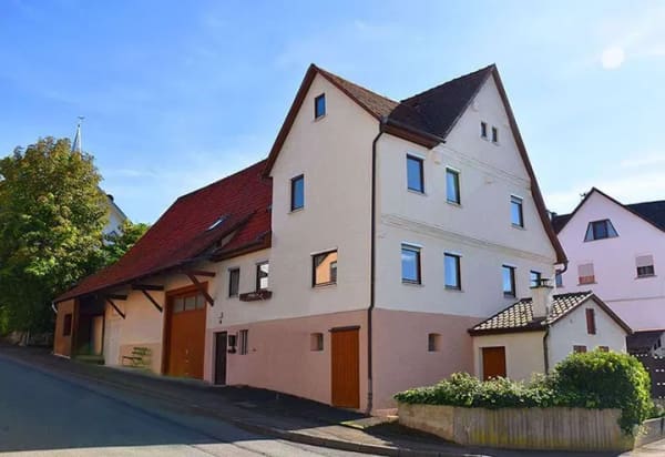 Immobilie in Gomaringen - Historisches Bauernhaus mit Seele für die kreative Familie - Bild 1