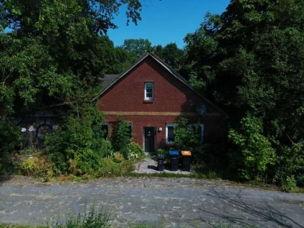 Immobilie in Sande - Sanierungsbedürftiges Haus mit vielen Nebengebäuden auf großem Grundstück - Bild 2