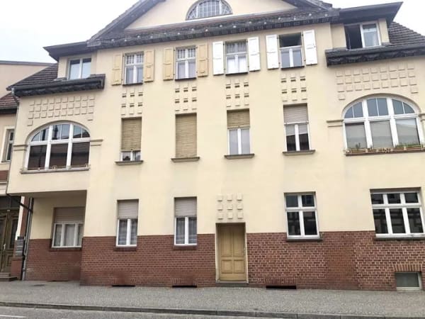 Immobilie in Treuenbrietzen - Ein Invest mit Potential und Zukunft - Mehrparteienhaus im Herzen von Treuenbrietzen - Bild 0
