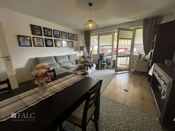 Immobilie in Lambrechtshagen - Modernisierte Eigentumswohnung mit Südbalkon, Einbauküche & Stellplatz - Bild 1